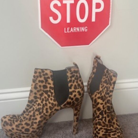 Jessica Simpson Leopard Platform Boots - Picture 2 of 3